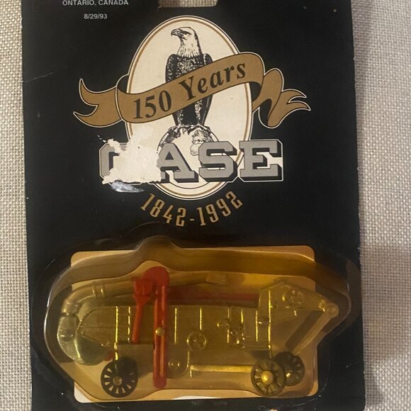 44-(VC) Vintage. Collectible. Scale Model Thresher. Commemerative Collection. - Picture 2 of 5